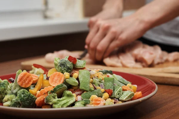 Cropped Shot Young Woman Chopping Broccoli Vegetables — Stock Photo, Image