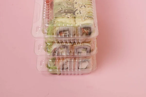 Japán Sushi Tekercs Rózsaszín Háttér — Stock Fotó