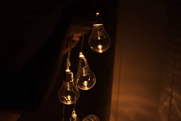 Garland Van Vintage Lamp Bollen Donkere Achtergrond — Stockfoto
