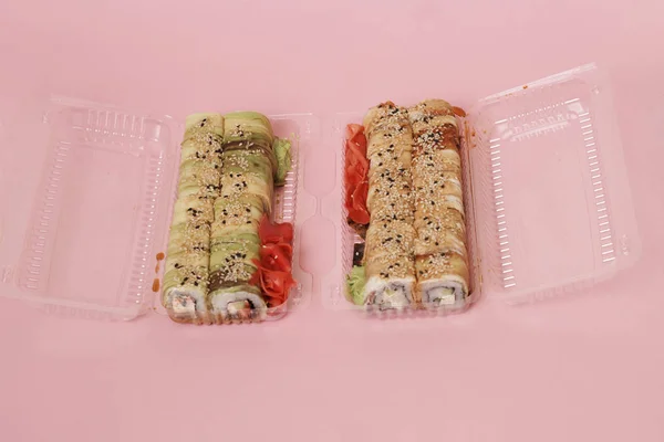 Japán Sushi Tekercs Rózsaszín Háttér — Stock Fotó