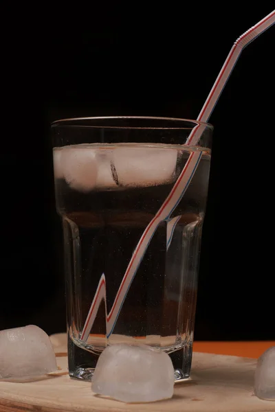 Glas Water Met Stro Houten Plank — Stockfoto