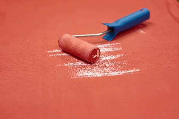 Roller Paint Handle Red Background — Stock Photo, Image