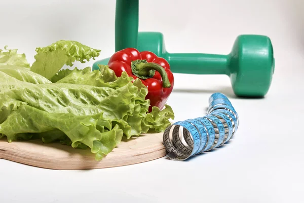 Zdrowe Warzywa Taśma Pomiarowa Izolowane Białym Tle Diety Sportu — Zdjęcie stockowe