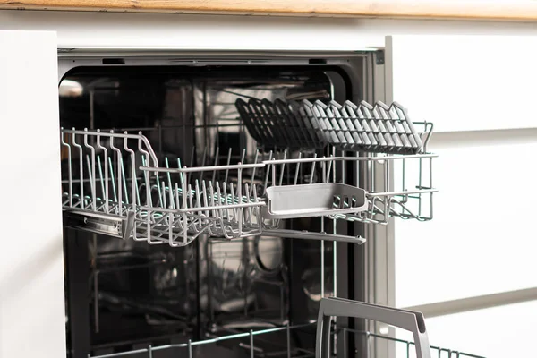 주방의 식기세척기 — 스톡 사진