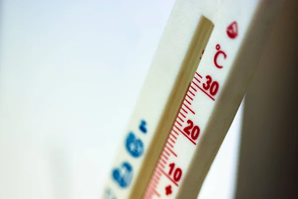 Ciepło Termometr Pokazuje Temperatura Jest Gorąca Lato — Zdjęcie stockowe