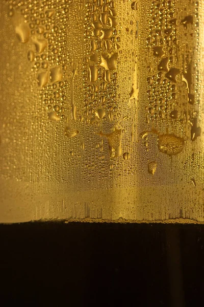 Processo Fabricação Café Cerveja Café Preto Recipiente Vidro Gotas Que — Fotografia de Stock