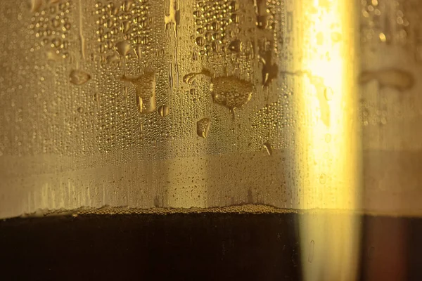 Processo Fabricação Café Cerveja Café Preto Recipiente Vidro Gotas Que — Fotografia de Stock