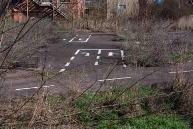 Eski trafik eğitim yeri veya Roslau Almanya'da bahçede Rating