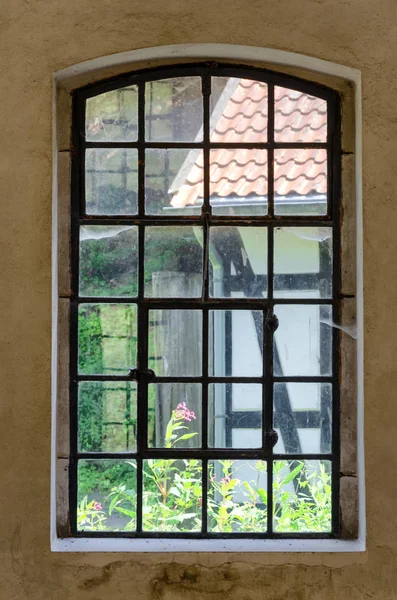 Vecchie Vetrate Storiche Una Vecchia Fabbrica Abbandonata — Foto Stock