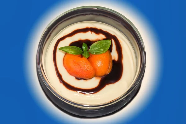 Десерт Свежими Фруктами Сладким Сыром — стоковое фото