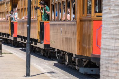 Bağlantı noktası De Nottingham, İspanya - 02 Haziran 2016: Vintage tren, tramvay Nottingham şehir İspanya beach Promenade. 1913 yılında açıldı, sürüş mesafesi yaklaşık 5 km uzunluğunda olduğunu.