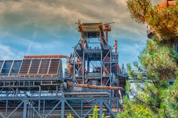 Ogólny Widok Rafinerii Przemysłowej Składającej Się Rur Wież Przemysłu Ciężkiego — Zdjęcie stockowe