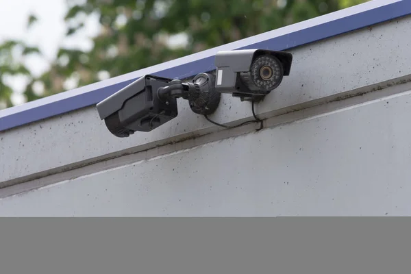 Два Cctv Камери Спостереження Концепція Безпеки Офісному Будинку — стокове фото