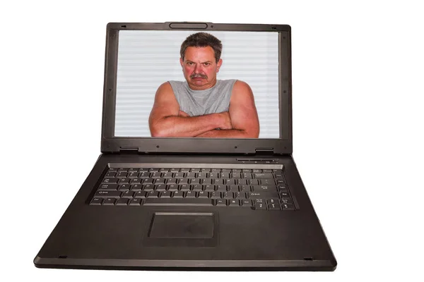 Bir Laptop Monitör Çapraz Kolları Olan Bir Adam Kavram Bilgisayar — Stok fotoğraf