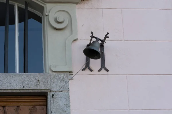 Campana Casa Los Viejos Tiempos Una Pared — Foto de Stock