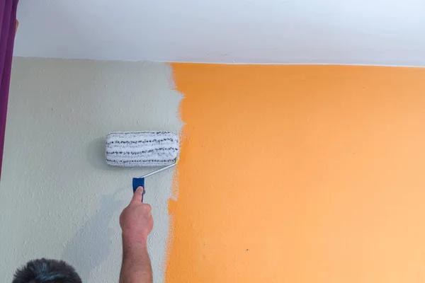 Hand Paint Roller Renovating Painting Wall White Paint — Stock Photo, Image