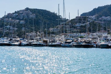 Bağlantı noktası Bay Antratx.