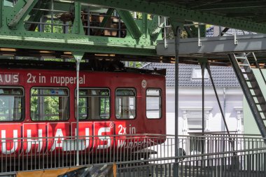 Wuppertal Vohwinkel istasyonundaki demiryolu askıya alındı.