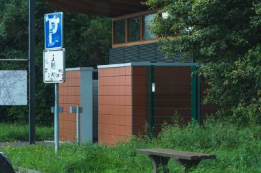  A 61 üzerinde umumi tuvalet          