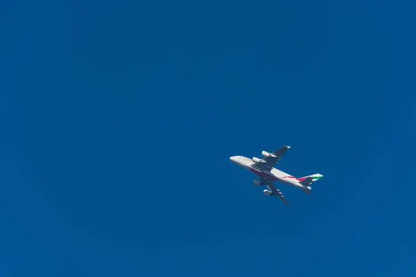 Emirates Airbus A-380 durante o processo de lançamento — Fotografia de Stock