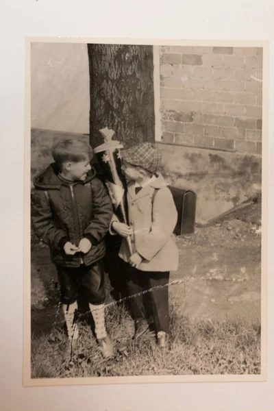 Первый день в школе Anno 1965 — стоковое фото