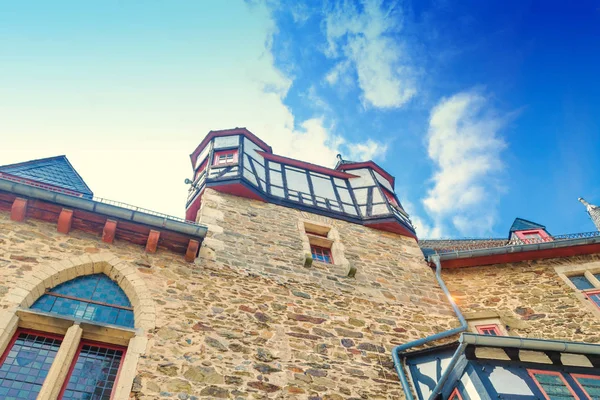 Bir şato kompleksinin tarihi kale kulesi — Stok fotoğraf