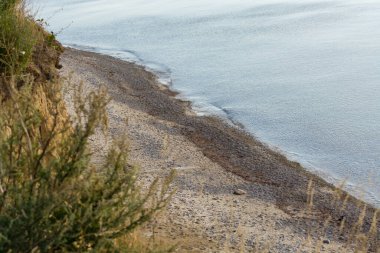Baltık Denizi kıyısında, Ahrenshoop yakınlarında.