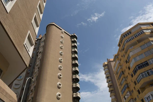 Vista Dos Modernos Prédios Apartamentos Vários Andares Vista Para Céu — Fotografia de Stock