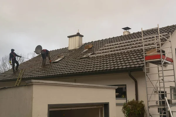 Sistema Fotovoltaico Painéis Solares São Montados Telhado — Fotografia de Stock