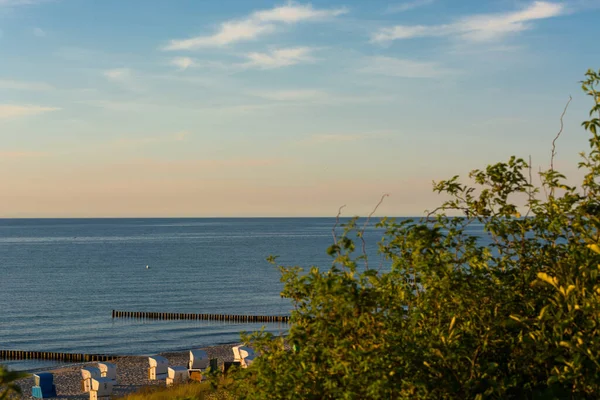 Baltık Se sahilinde gün batımı