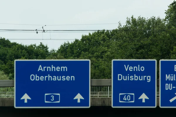 Señal Autopista Señal Direccional Autopista Dirección Venlo Duisburg Essen Muelheim —  Fotos de Stock