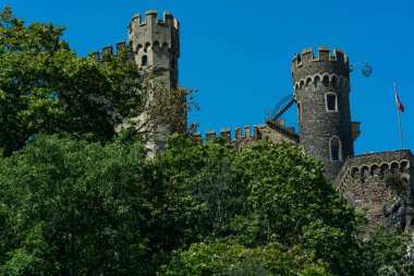 Hessen arazisinden Ren nehri kıyısındaki Ruine Burg Ehrenfels 'e kadar olan bir turist rotasından Bingen am Rhein' le.
