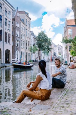 Utrecht Hollanda Mayıs 2020, bir bahar günü Haar Utrecht Ortaçağ kalesi Corona virüsü salgını sırasında boş bahçeler, çoğu bahçe ve park Haziran 'da yeniden açıldı.