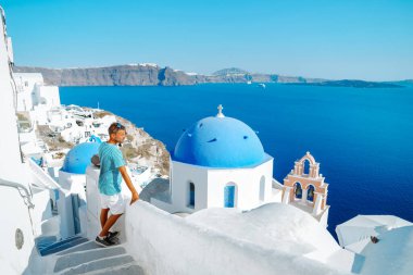 Santorini Yunanistan, Yunanistan Adası 'nda tatil yapan gençler Santorini