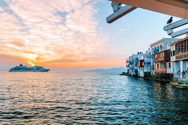 Mykonos Grecja Wyspa z wybielonym budynku na ulicach małej Wenecji Mykonos — Zdjęcie stockowe