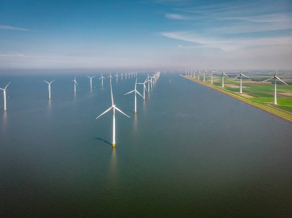 Vindmøllepark Westermeerdijk Nederland Vindmølleturbin Med Blå Himmel Havet Grønn Energi – stockfoto