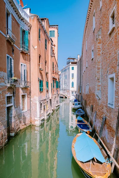 Beautiful venetian street in summer day, Italy Venice — Stock Photo, Image