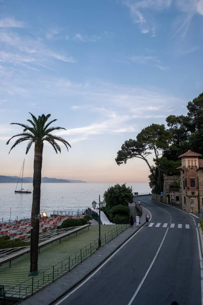 Portofino famosa bahía del pueblo, Italia colorido pueblo costa de Liguria — Foto de Stock