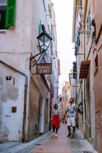 Menton France, Cote d Azur June 2020, liman sahilinde sıcak bir yaz günü ve Menton, Provence-Alpes-Cote dAzur, Fransa — Stok fotoğraf