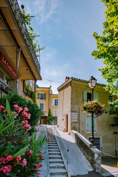 The Village of Moustiers-Sainte-Marie, Provenza, Francia junio 2020 — Foto de Stock