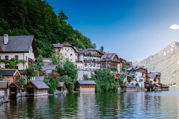 Village de Hallstatt sur le lac de Hallstatter dans les Alpes autrichiennes Autriche — Photo