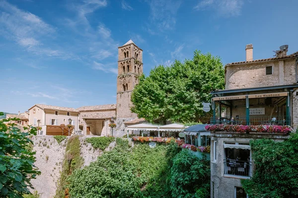 Moustiers-Sainte-Marie Köyü, Provence, Fransa Haziran 2020 — Stok fotoğraf
