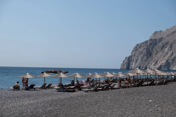 Yunanistan 'ın Santorini adasındaki Kamari kasabasındaki plaj