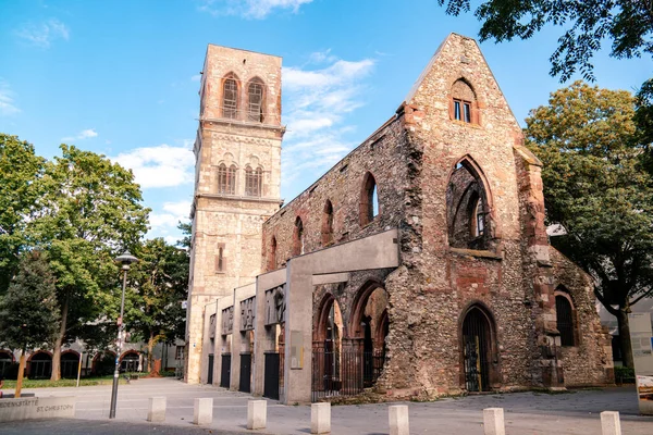 Iglesia histórica de Maguncia Alemania, Casas de madera clásicas en el centro de Maguncia, Alemania — Foto de Stock