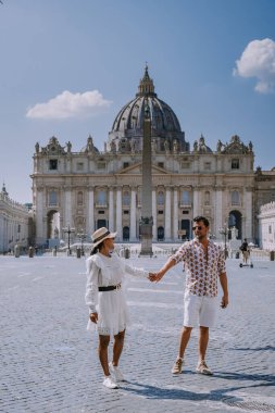 Sabah St. Peters Bazilikası Roma 'daki Via della Conciliazione' den. Vatikan, Roma, İtalya. Roma mimarisi ve dönüm noktası. Roma 'daki St. Peters katedrali. İtalyan Rönesans Kilisesi.