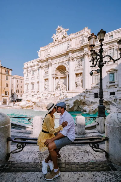 Trevi Fountain, Ρώμη, Ιταλία το πρωί — Φωτογραφία Αρχείου