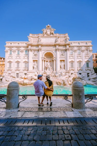 Trevi Fountain, Ρώμη, Ιταλία το πρωί — Φωτογραφία Αρχείου