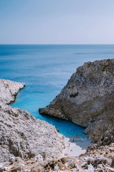 Crete Greece Seitan Limania beach with huge cliff by the blue ocean of the Island of Crete in Greece, Seitan limania beach on Crete, Greece —  Fotos de Stock