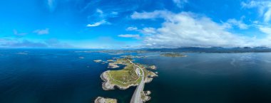 Norveç 'teki ikonik Atlantik Okyanus Yolu' nun geniş manzaraları dramatik kıyı manzarasını gözler önüne seriyor..