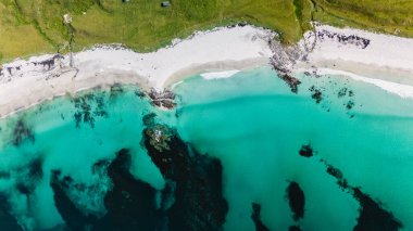 Bleik 'i, Andoyas' ı keşfedin, manzaralı Matind Dağı 'nı, dingin beyaz kumlu plajları ve doğa aşıkları ve maceracılar için ideal turkuaz suları keşfedin..